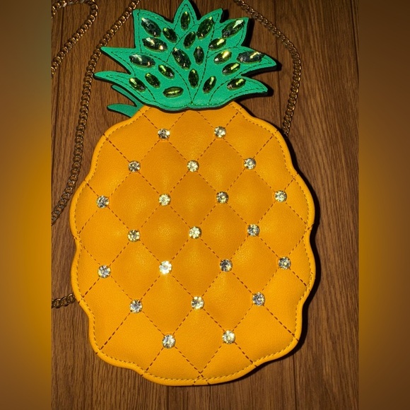 😍 Pineapple 💎JEWELS 💎 Crossbody Purse! HTF - Picture 3 of 9